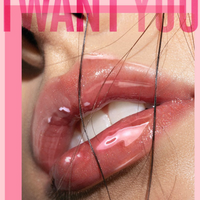 Lip Gloss with Hyaluronic Acid